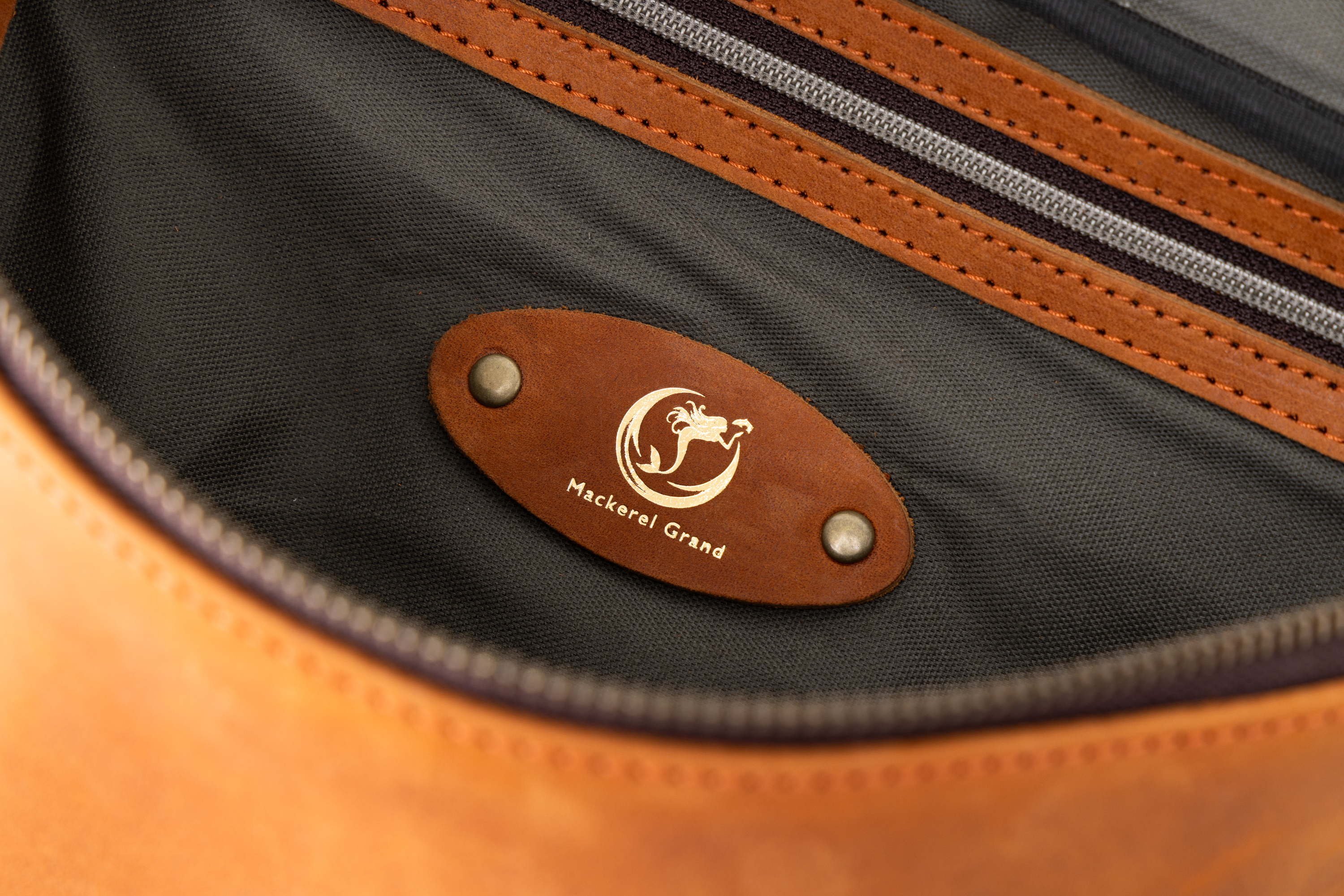 Two-Way Crossbody Bag(BRN)