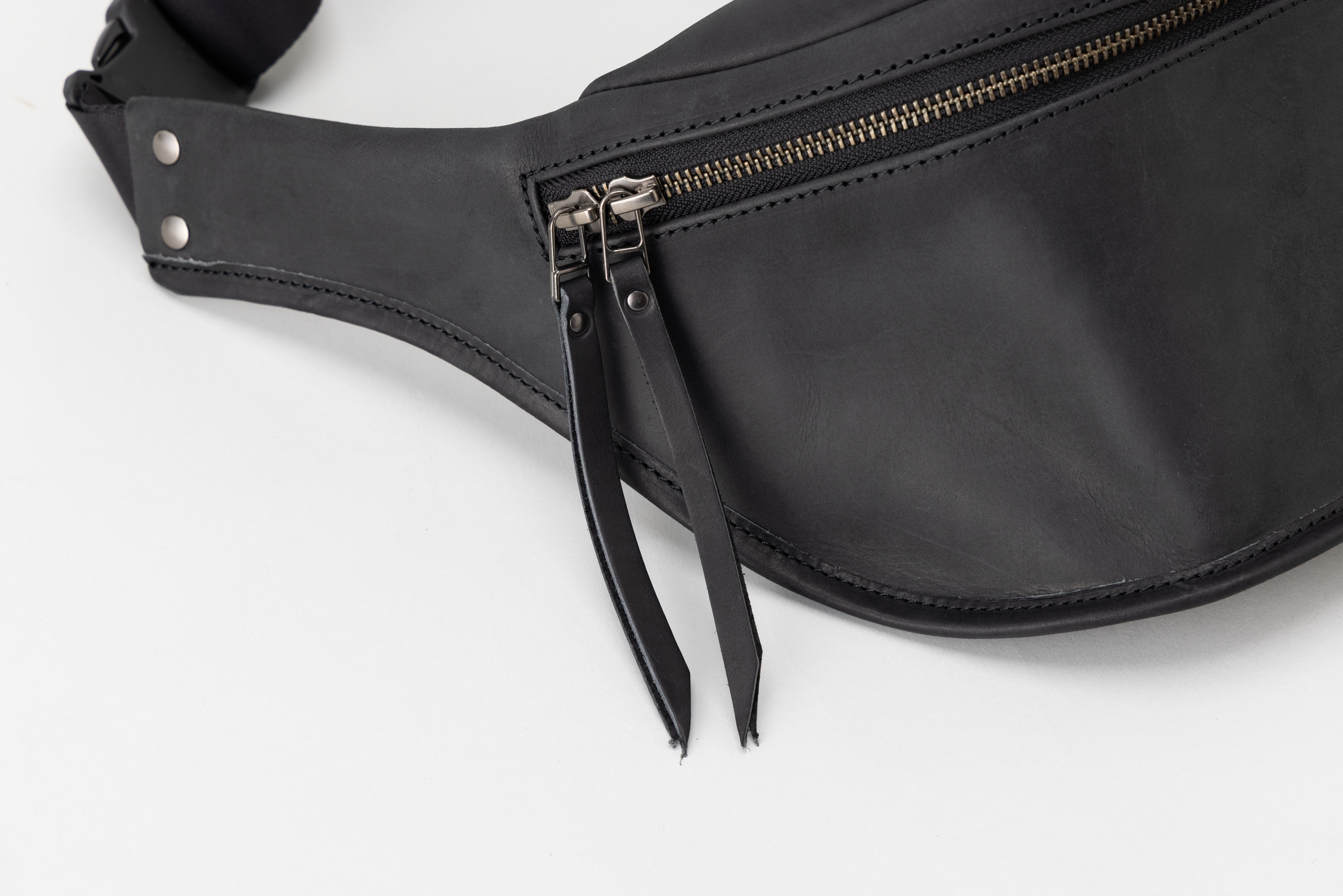 Two-Way Crossbody Bag（BLK）